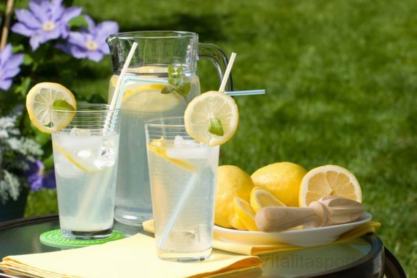 Súlyosabb esetben limonádét, cukros teát és cukros vizet is alkalmazhatunk!