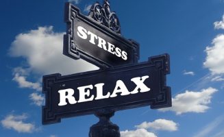 Mindegy, hogy mikor jelentkezik, a gerincfájdalom a ránk nehezedő stresszt jelentősen fokozhatja, a stressz pedig ismét csak erősítheti a fájdalmat.